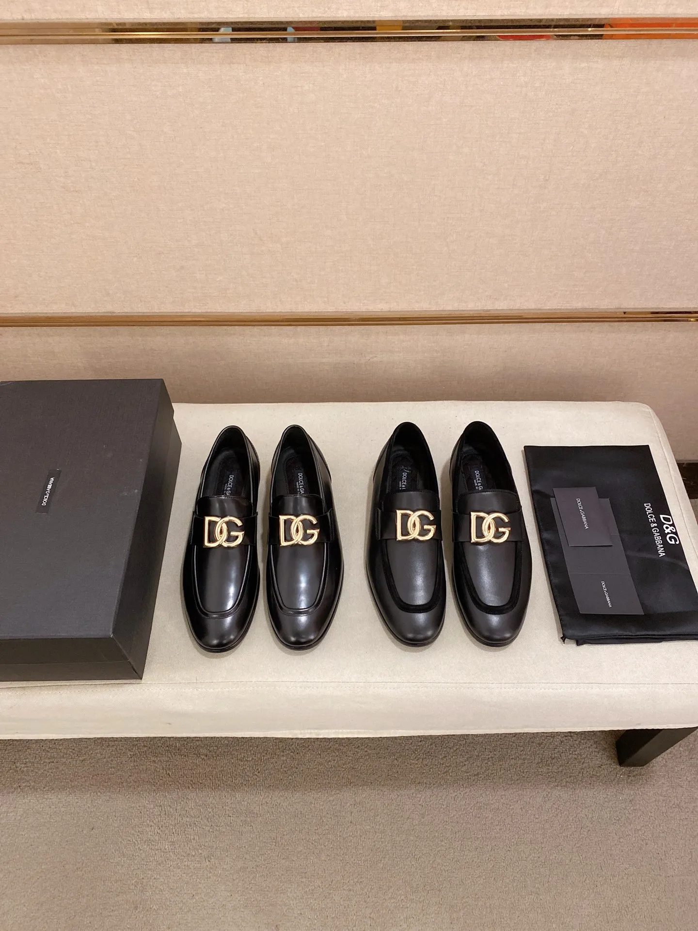 Men's clothing and shoes💰 700💰🌲DG top-notch🔍🔍men’s new leather shoes🚹sold at the same time at counters⚠The uppers are imported cowhide from Italy, the entire imported cowhide lining, imported accessories💪💪, completely 1⃣️ to 1⃣️ replica 🇮🇹💪💪, ⚠Sole: The original sole is specially provided by the original factory, the exclusive movable molded sole is super comfortable, ⚠The original factory follows the order, 🔍🔍high quality, you can enter and leave the counter at will, welcome to compare ⚠Size: 38-45